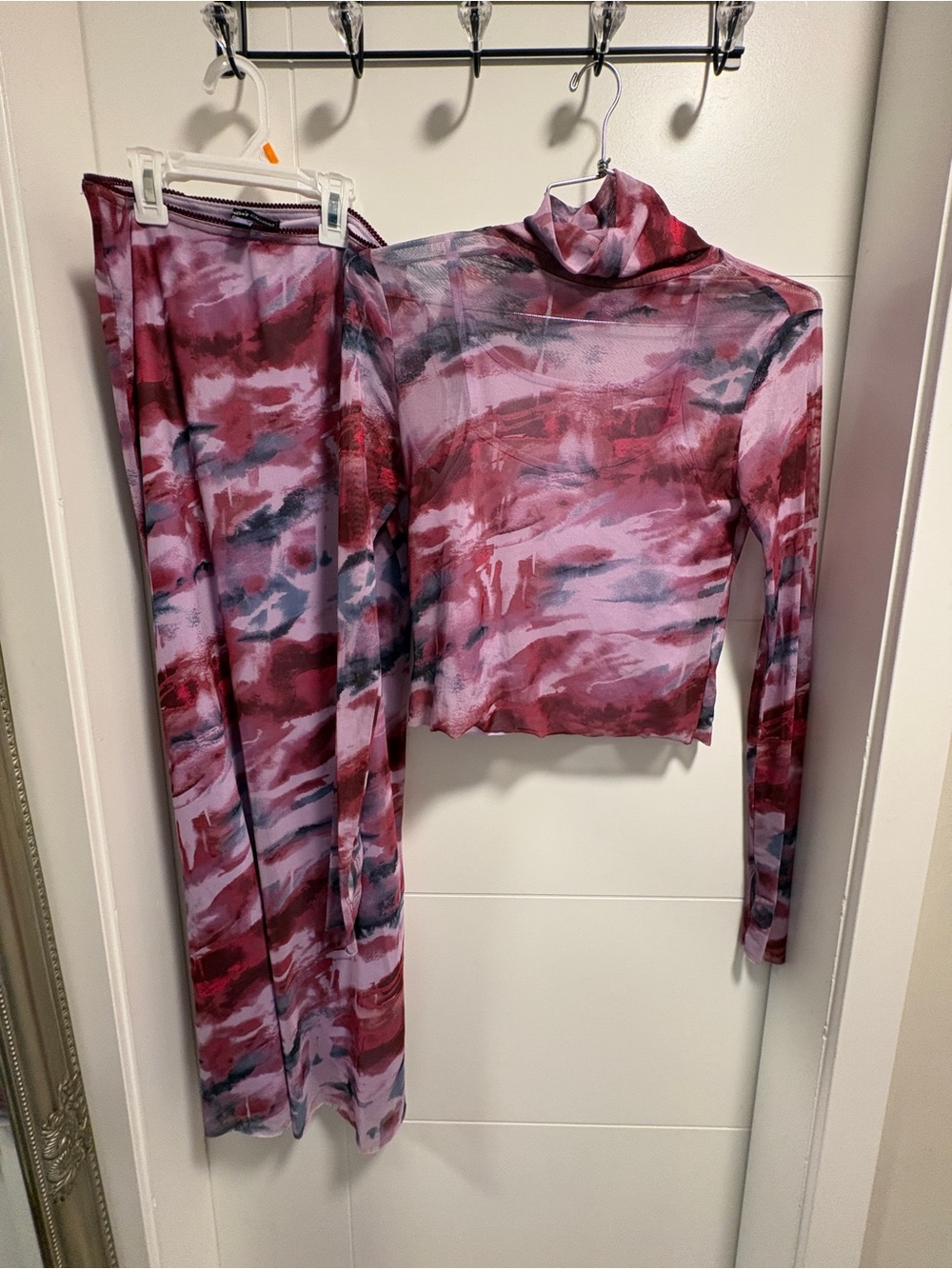 Pink & Burgundy Tie-Dye Long Sleeve Crop Top and Maxi Skirt Set
Never worn